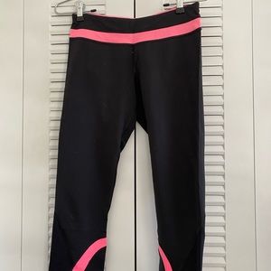 EUC lululemon run inspire crops size 6